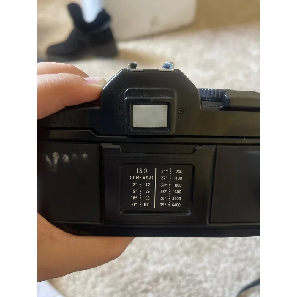 Vivitar 3800N with 50mm Lens SLR Camera *missing straps* No Batteries